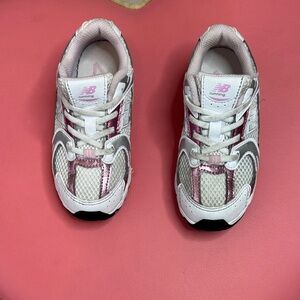New Balance 530 Girls Toddler White & Pink Athletic Sneakers Sz 10.